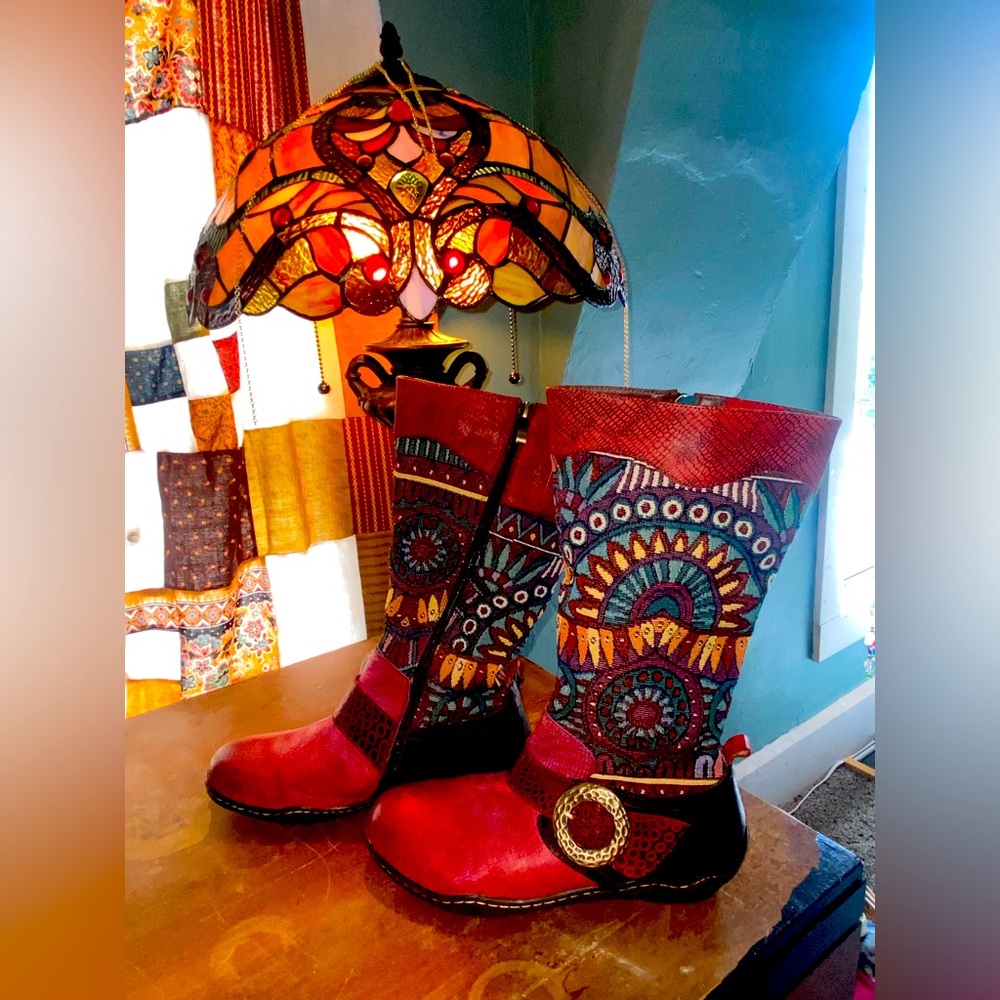Socify women’s boots, beautiful rich red leather and tapestry fabric.